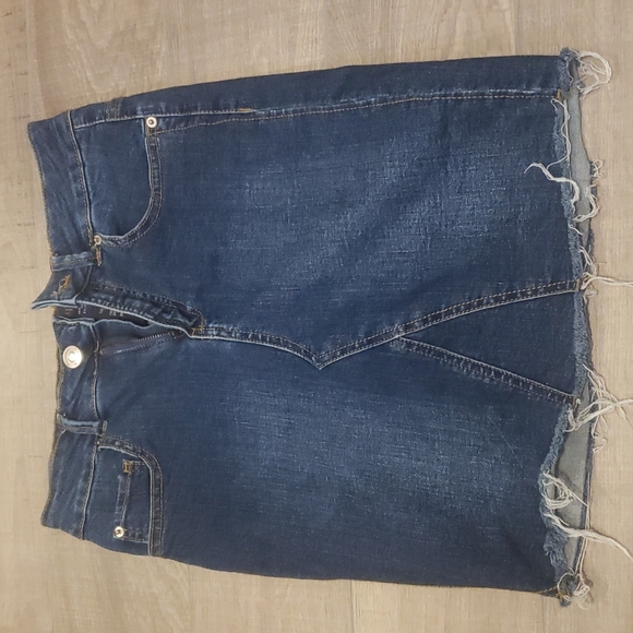 BRAND NEW SKIRT - Picture 2 of 3